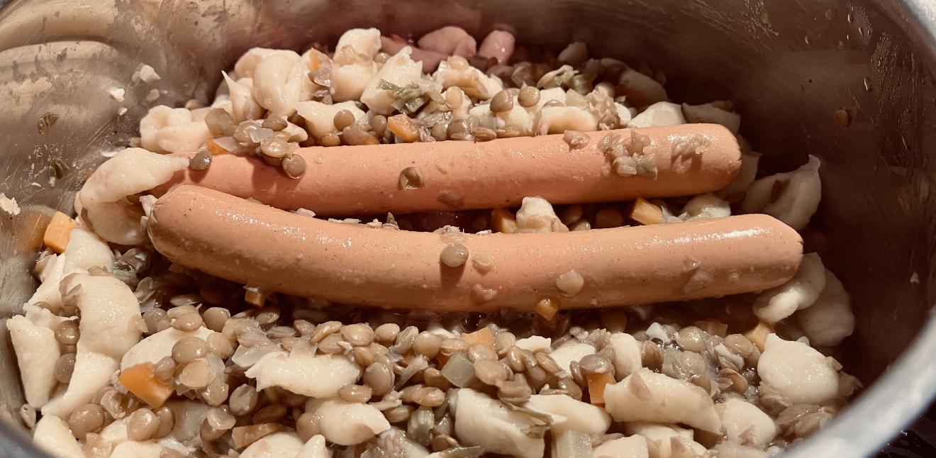 Schwäbisches Soulfood: Linsen mit Spätzle (vegetarisch ...